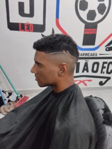 CORTE NAVALHADO_BARBEARIA UNIAO_VAICORTAR_2